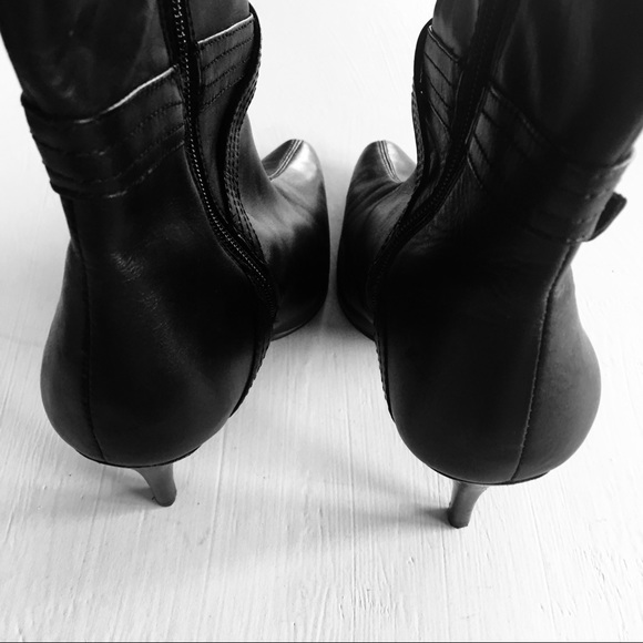 Guess leather boots 🌸💕💓 - Picture 5 of 7